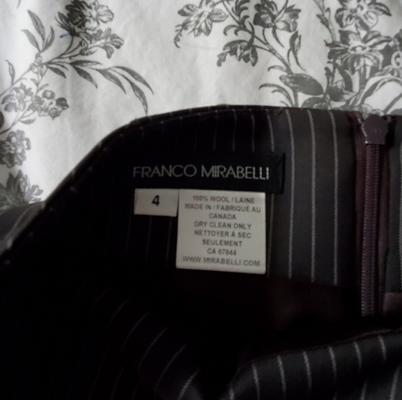 Women's Franco Mirabelli suit. - Picture 8 of 8
